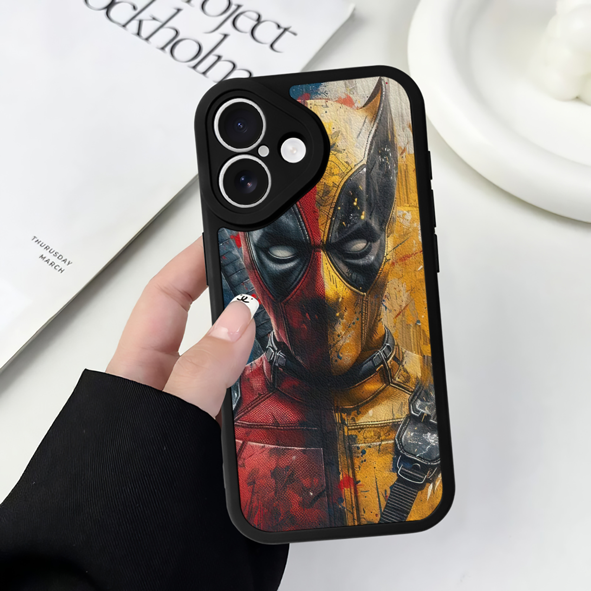 （画像用） Deadpool デッドプール 【iPhone 16シリーズ対応】シリコンスマホケース（レザー調） 材質：シリコン